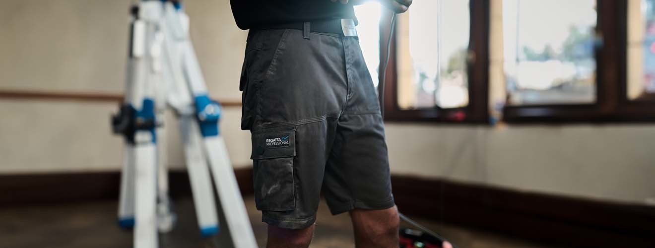 Direct Business Wear | Cargo Trousers and Shorts for Construction Workers and Tradespople | Customizbale Work Wear Trousers and Shorts | Regatta Professional