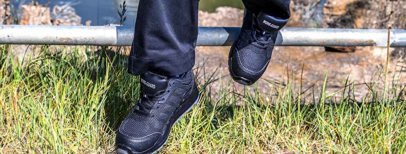 Direct Business Wear | Heavy Duty Work Boots for Construction Workers and Tradespeople | Functional Safety Footwear for Staff Uniforms | Result Safe-Guard